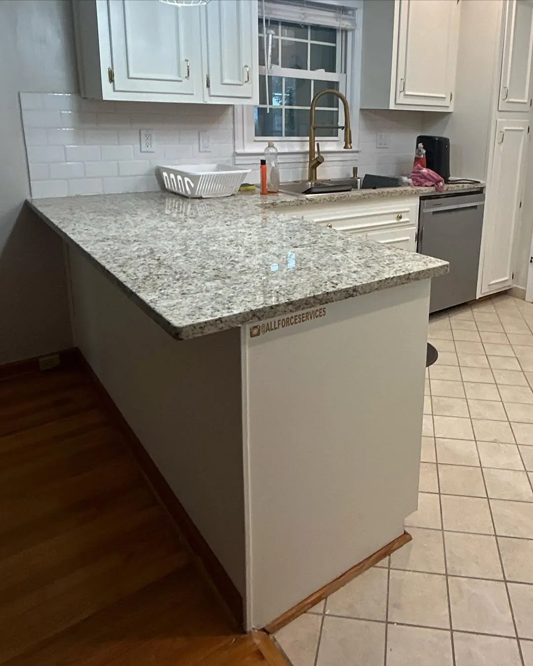 Modern kitchen surfaces installed by Allforce Services in Charleston