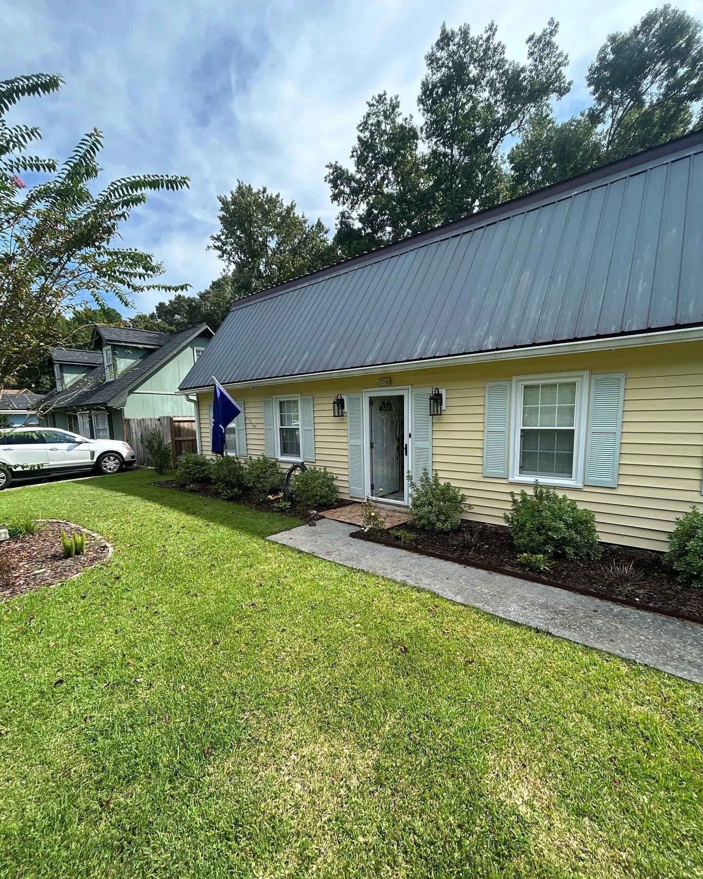 Before concrete walkway renovation in West Ashley, Charleston, SC